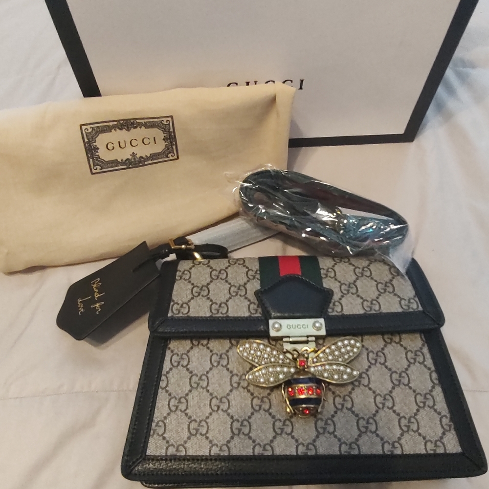 Purse - Picture 2 of 8